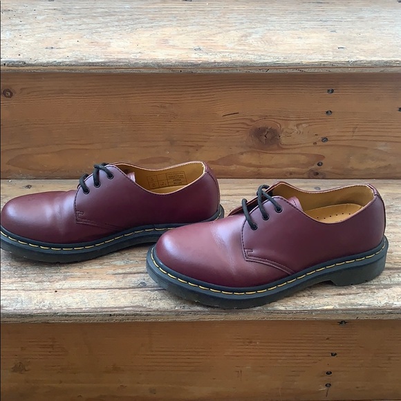 Dr Martens cherry burgundy 3 eye derby shoes - Picture 2 of 5